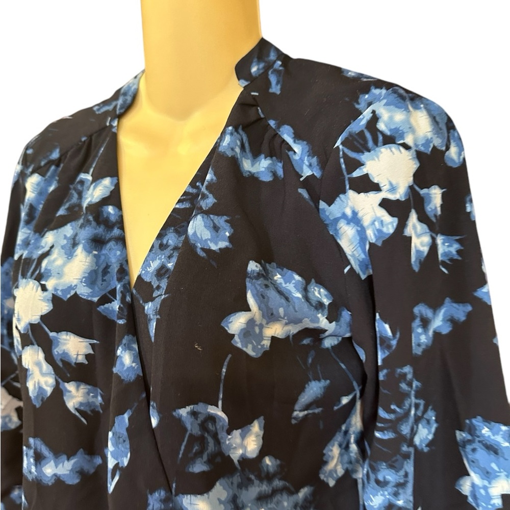 Vince Camuto NEW FOUNTAIN Floral V-Neck Faux Wrap Blouse S - Picture 2 of 12
